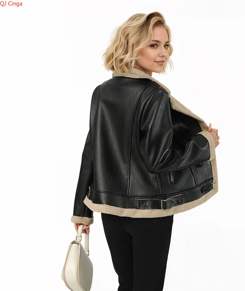 새로운 겨울용 블랙 여성 인조 가죽 시어링 안감 모토 재킷 - 아늑한 따뜻함과 엣지 있는 스타일.