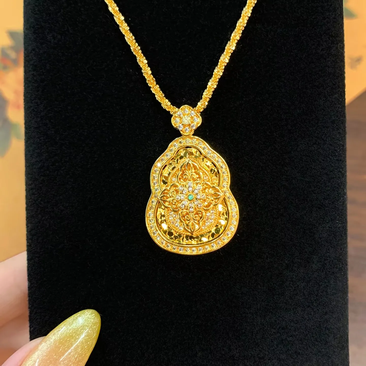Lynge Jewelry Sparkle Ice Gourd Pendant Women's 24K Gold AU999 - Exquisite gold gourd, dazzling ice shimmer, for eye-catching da
