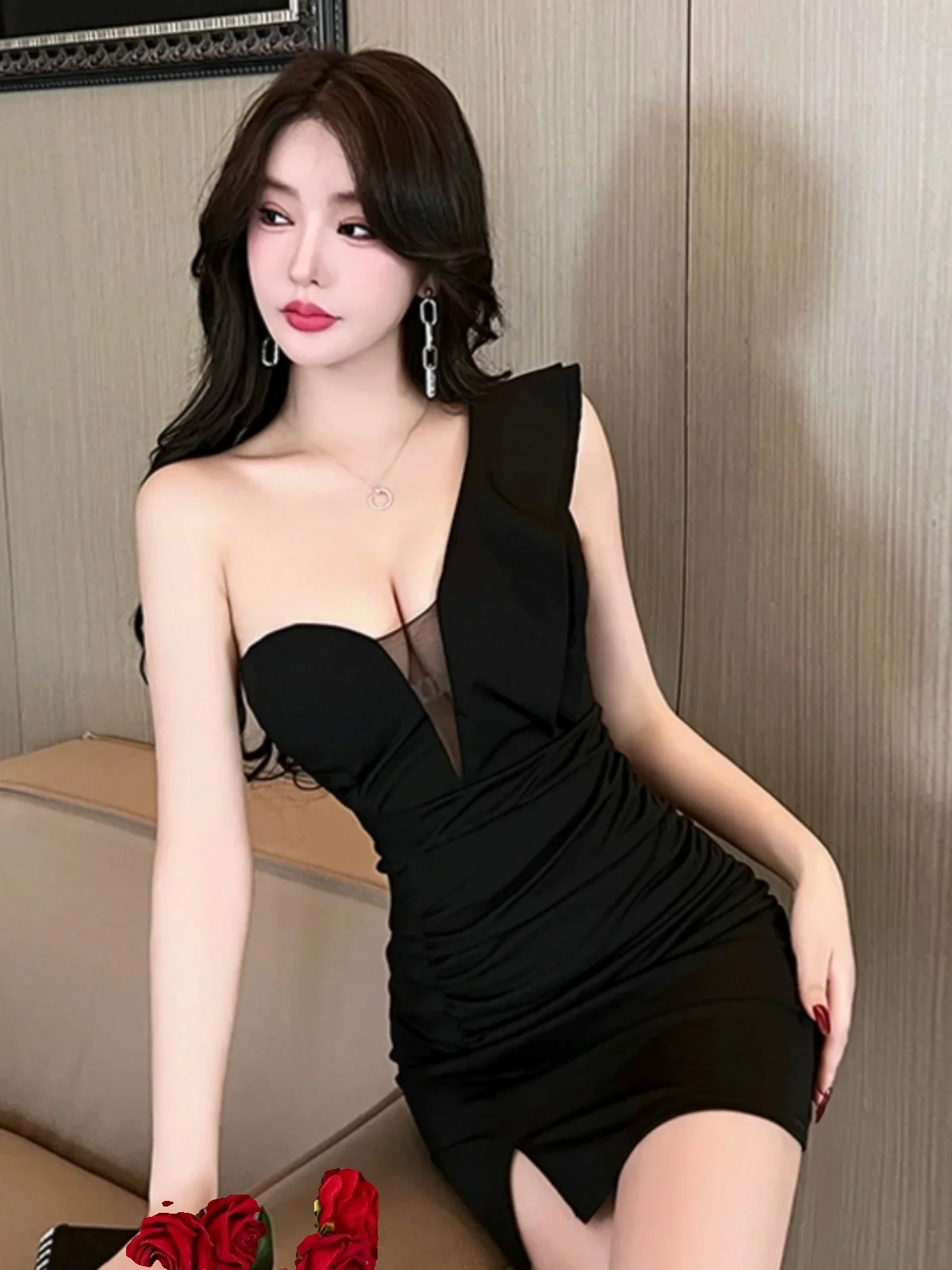 Gagarich Sexy Socialite Style Asymmetrical One Shoulder Dress Nightclub Bar Temperament Women Tight Fit Slim Nightclub Vestidos