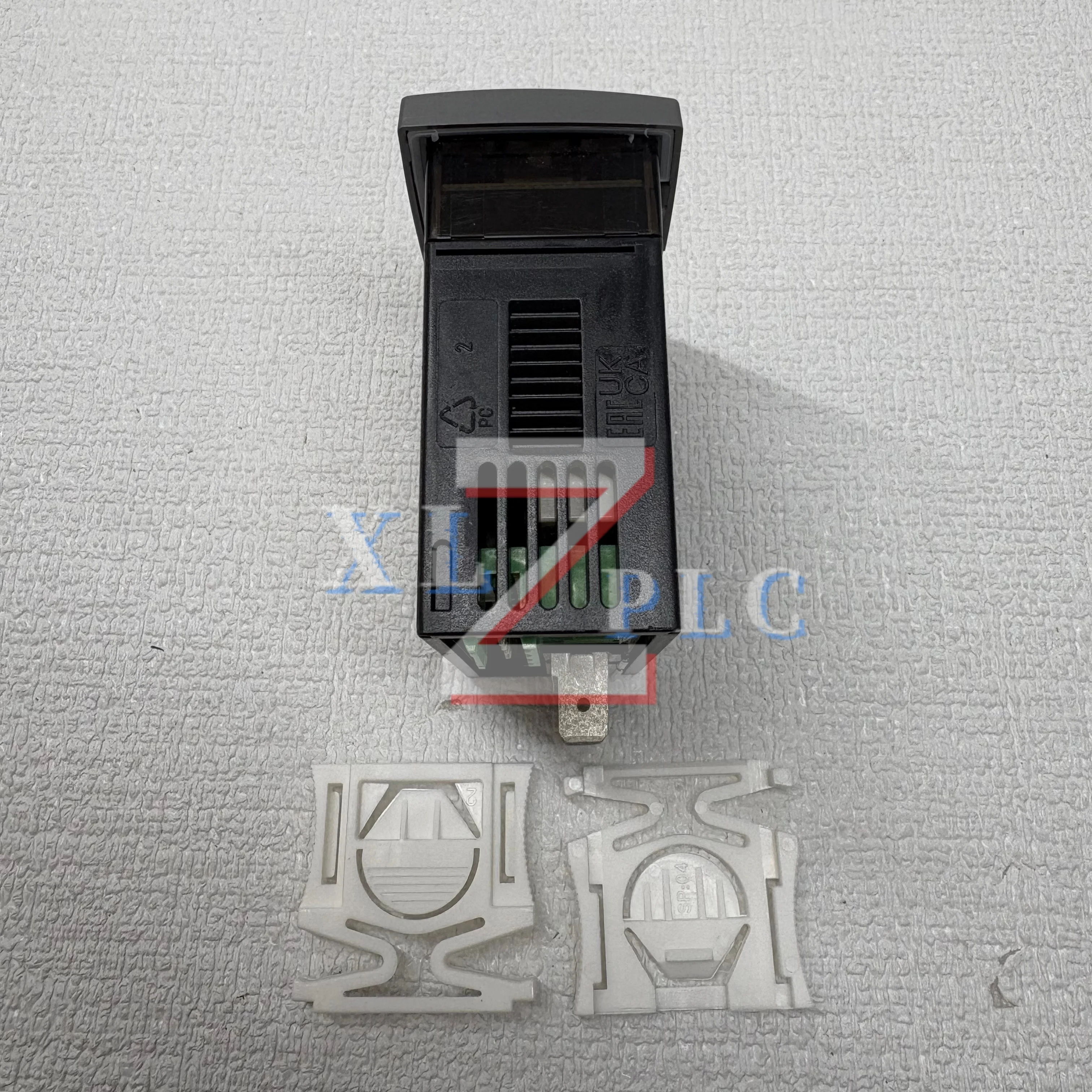 

Термостат XR06CX-5N2C7 новый в коробке XR06CX-5N2C7