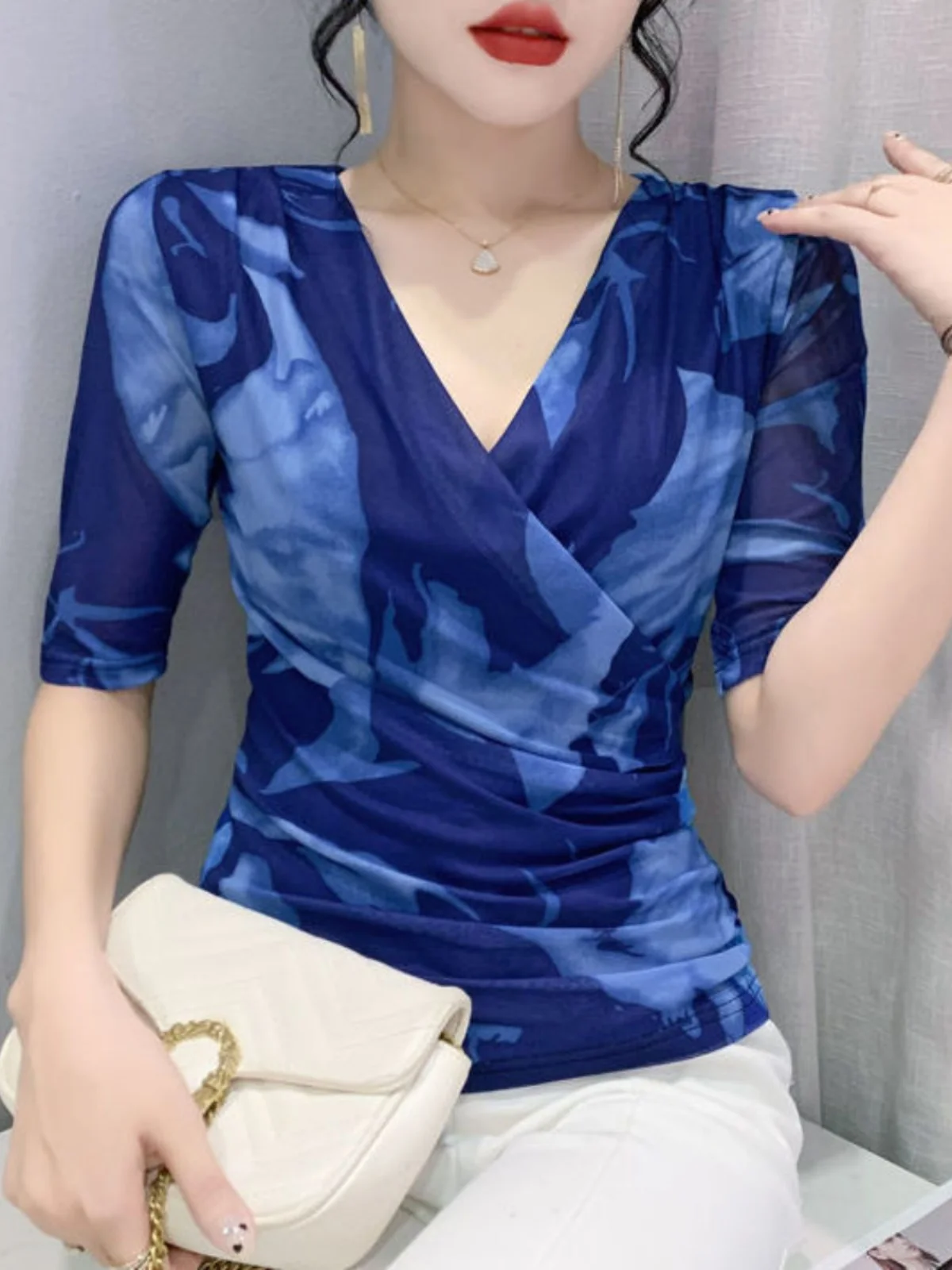 chic-cross-v-neck-mesh-t-shirt-women-short-sleeve-dyed-print-slimming-pocket-square-casual-floral-print-top-for-spring