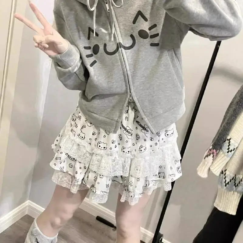 سانريو مرحبا كيتي أنيمي Kawaii الصيف اليابانية طباعة تنورة دعوى المرأة لطيف البسيطة مطوي التنانير الجديدة Y2K الدانتيل موضة الحلو مجموعة