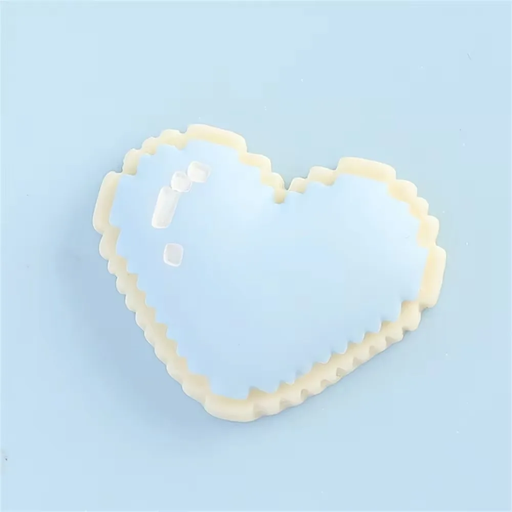 Fresh And Cute Resin Heart Flower Shoe Accessories Cartoon DIY Girls Charms Clogs Summer Sandals Decorative Buckle