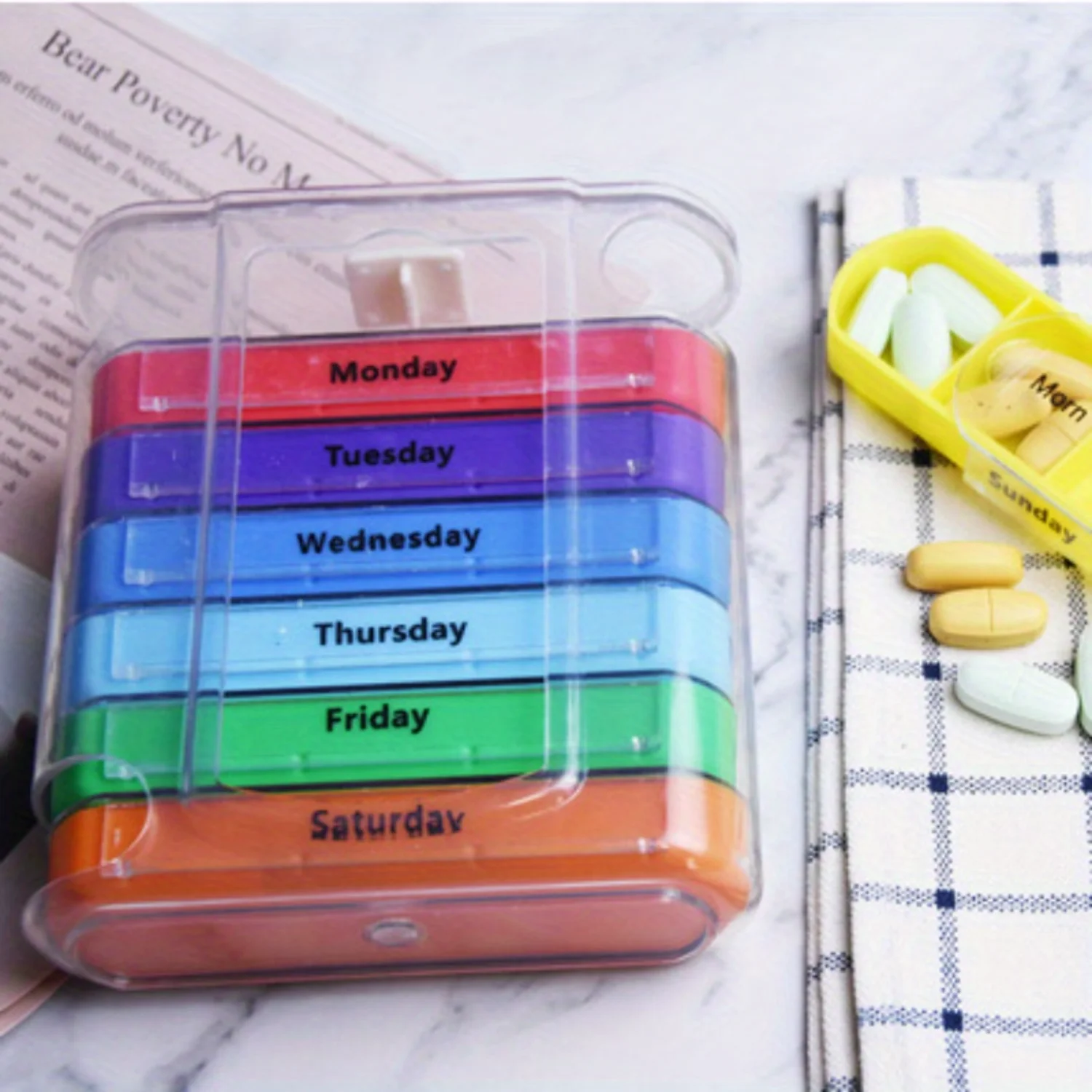 

7 Days/28 Grids Portable Plastic Pill Box: Moisture Resistant Drawer Organizer Set