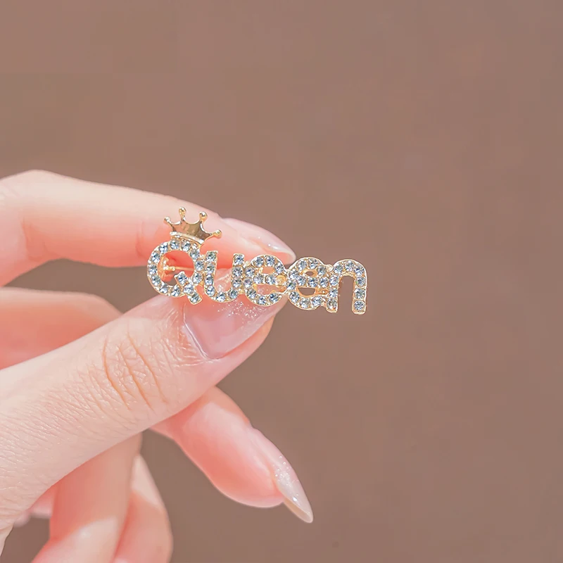 Cute Rhinestone Queen Brooches For Women Girls Kids Crown Letters CZ Crystal Party Label Pins Trendy Buckle 2024 Jewelry Gifts