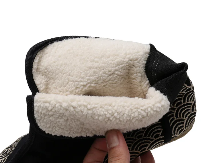 Botas bordadas renacentistas para hombre, botas cálidas de pirata de cuero PU Medieval, zapatos de caballero elegantes de vaquero occidental