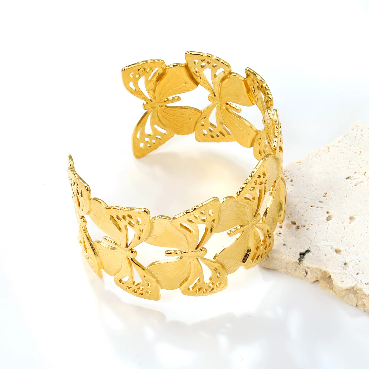 LUXUSTEEL Flower Shape Cuff Bracelets Bangles Women\'s Stainless Steel 18k Golden Plated No Fade Bangles Casting Aesthetic Couple