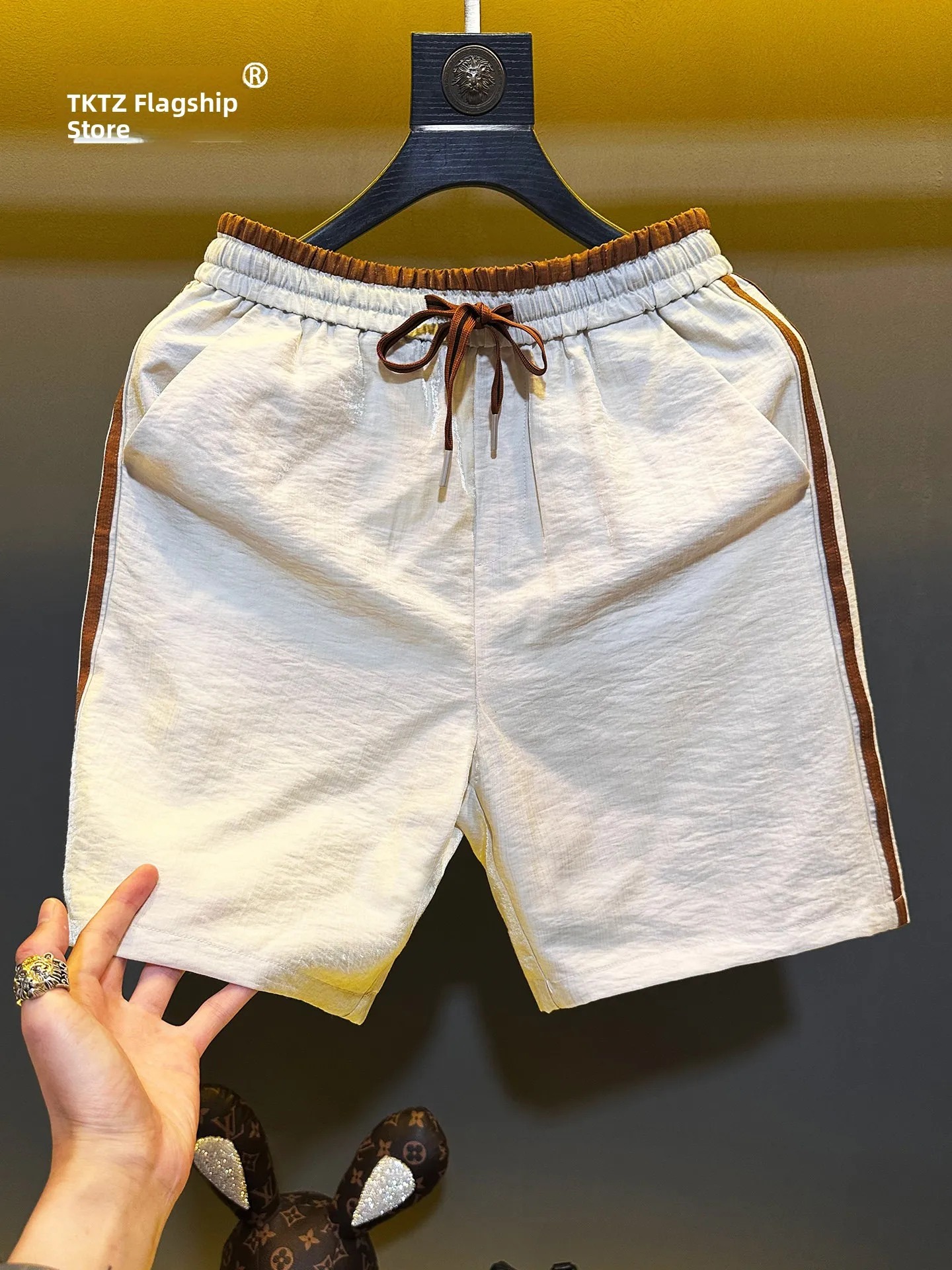 Casual  Men's Shorts Summer Breathable Cool Feeling Beach Pants Loose Fit Elastic Waist Short Length Straight Leg Trousers