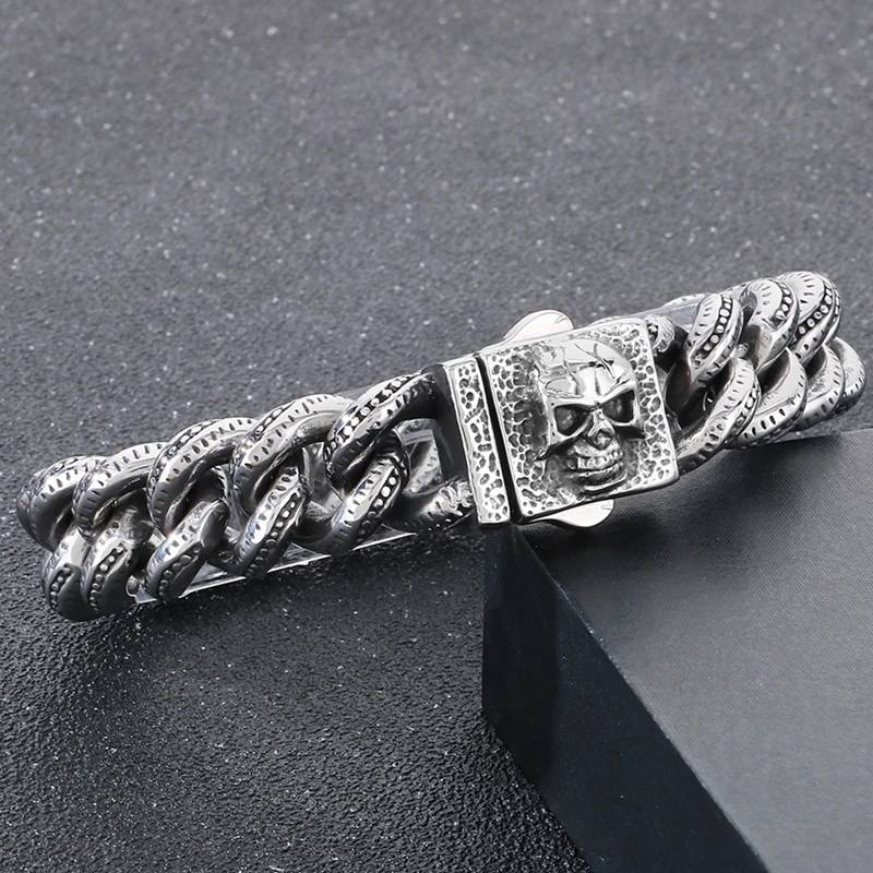 Stainless Steel Smooth Punk Men Bracelet With Skull Charm Cuban Link Chain Jewelry Domineering Chunky Accessory Gift