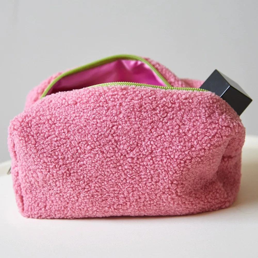 Cute Plush Makeup Bag for Women Portable Travel Small Cosmetic Bags Lambswool Zipper Toiletry Bag Washing Pouch Storage Bags