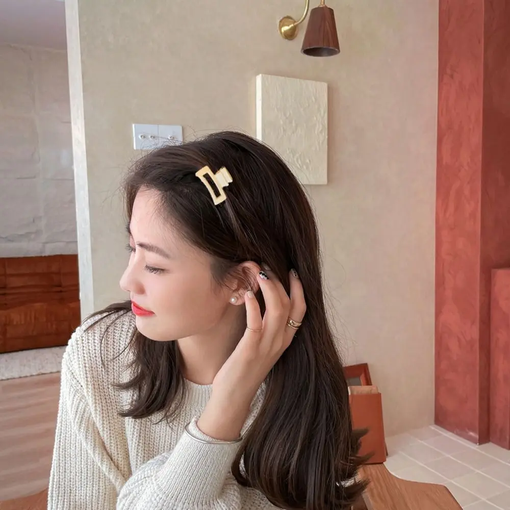 

Sweet Plastic Transparent Shark Clip Rectangle Small Mini Hair Claw Side Clip Korean Style Hollow Hair Clip Daily