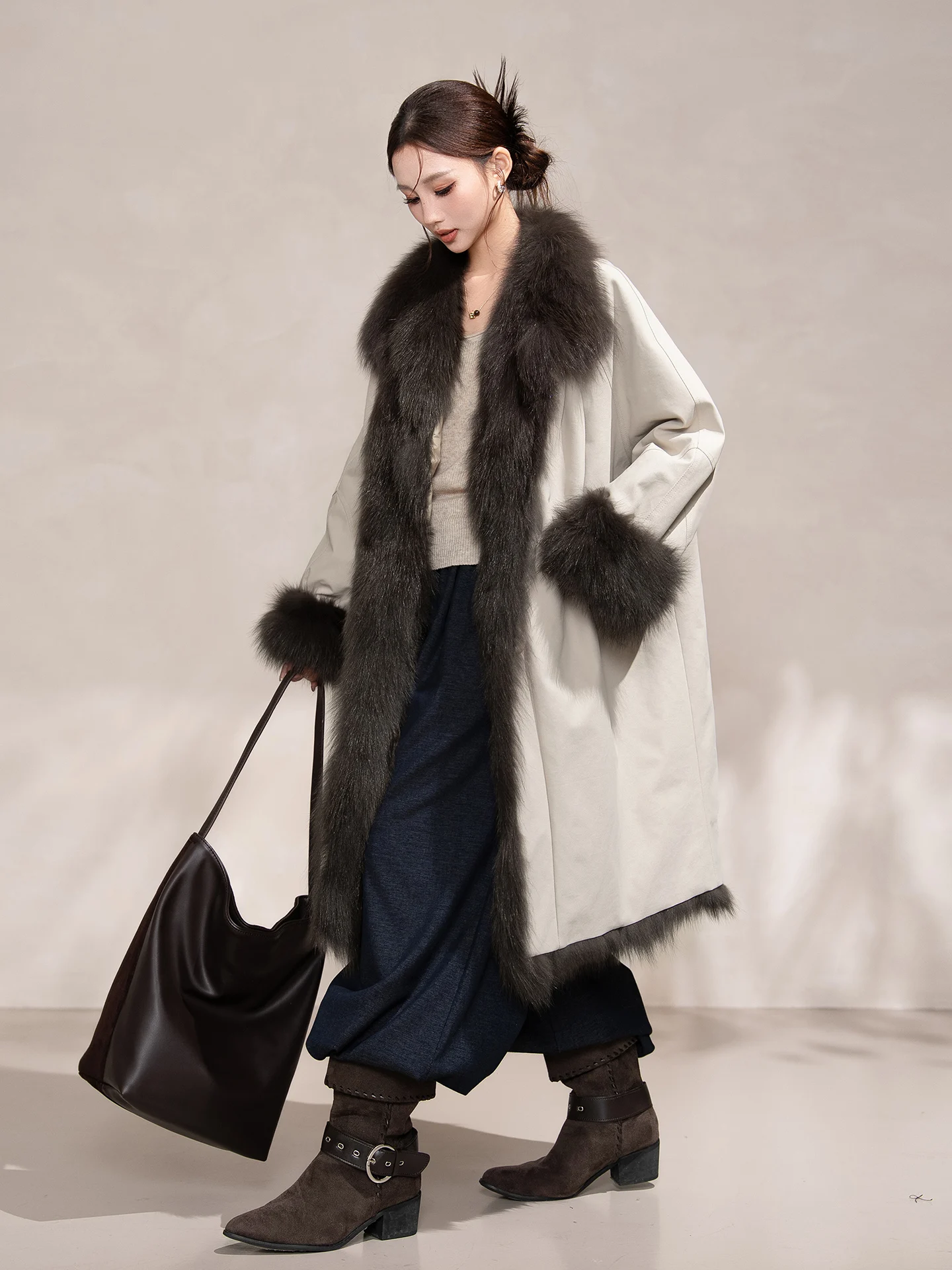 Cappotto elegante di media lunghezza Parker, piumino d'oca 90, giacca a vento in pelliccia di volpe, nuovo piumino invernale 2025