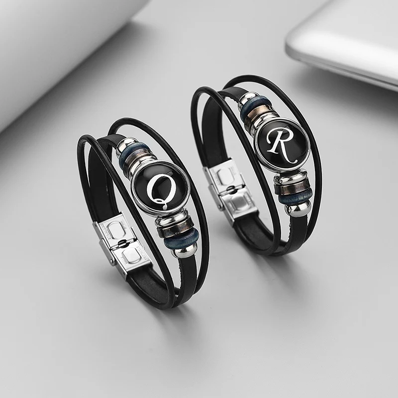 Pulsera de cuero en capas negras con 26 letras, pulseras con botón a presión de cristal inicial para hombres, mujeres, joyería para parejas