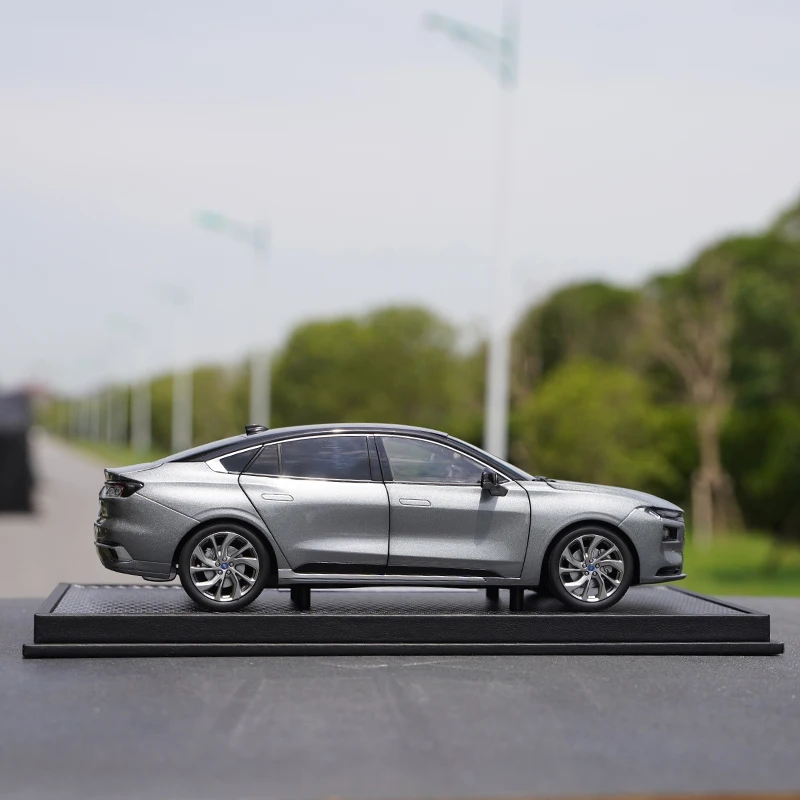 

1:18 Original Changan Ford, A New Generation of Mondeo Model FORD MONDEO 2022 Car Model