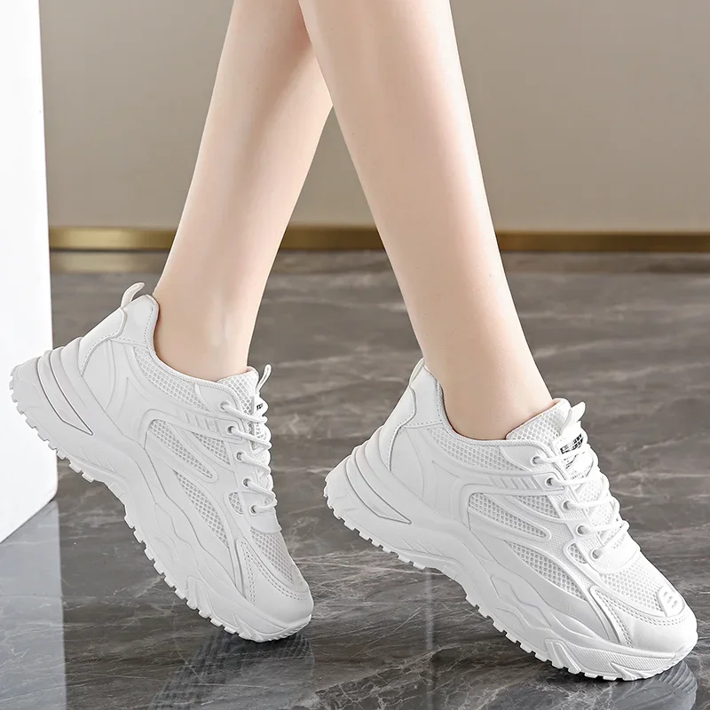 2024 Spring and Summer Casual Fashion New Breathable Solid Color Sneakers Comfortable Round Toe Thick Sole Women\'s Walking Shoes