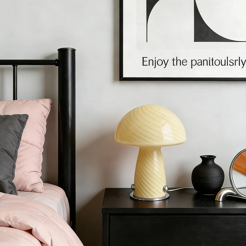 Lampa stołowa w stylu Bauhaus z szklanym kloszem w kształcie grzyba, wersja dla dziewczyn, romantyczne oświetlenie ambientowe do salonu w pensjonacie.