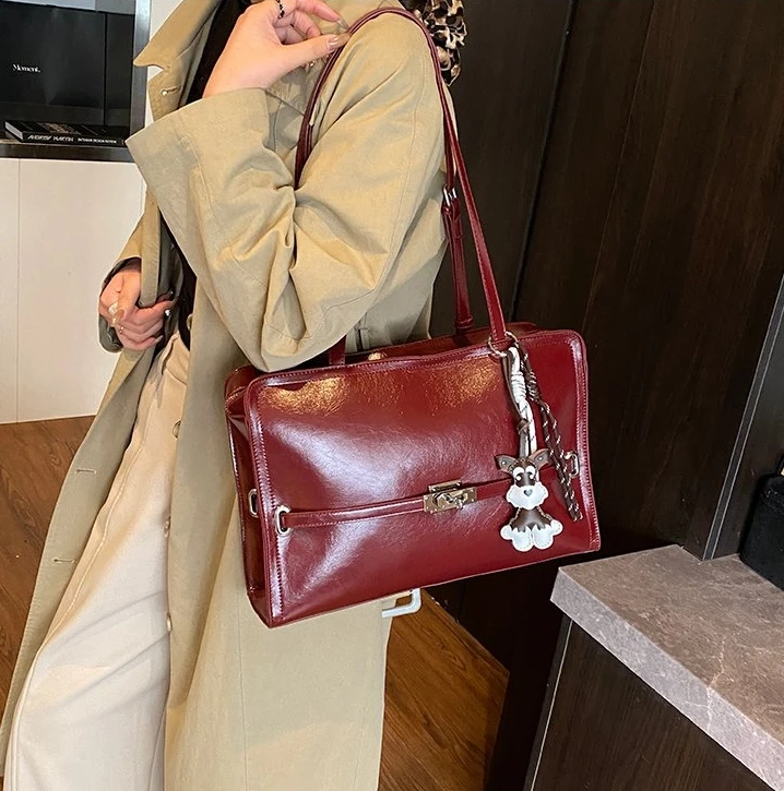 

Chic Diaper Bag: Women's Luxury Simple Leather Handbag, High-End Vintage Messenger With Elegant Designer Paris Logo