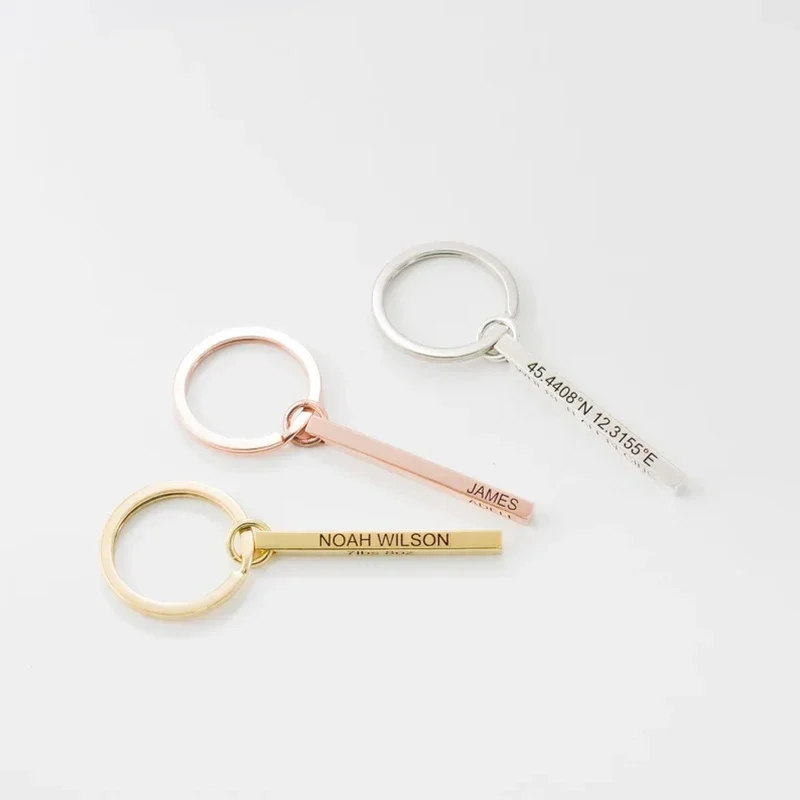 Tira de llavero de acero inoxidable con nombre personalizado, llavero de Metal de cuatro lados, grabado personalizado, regalo de Navidad, joyería