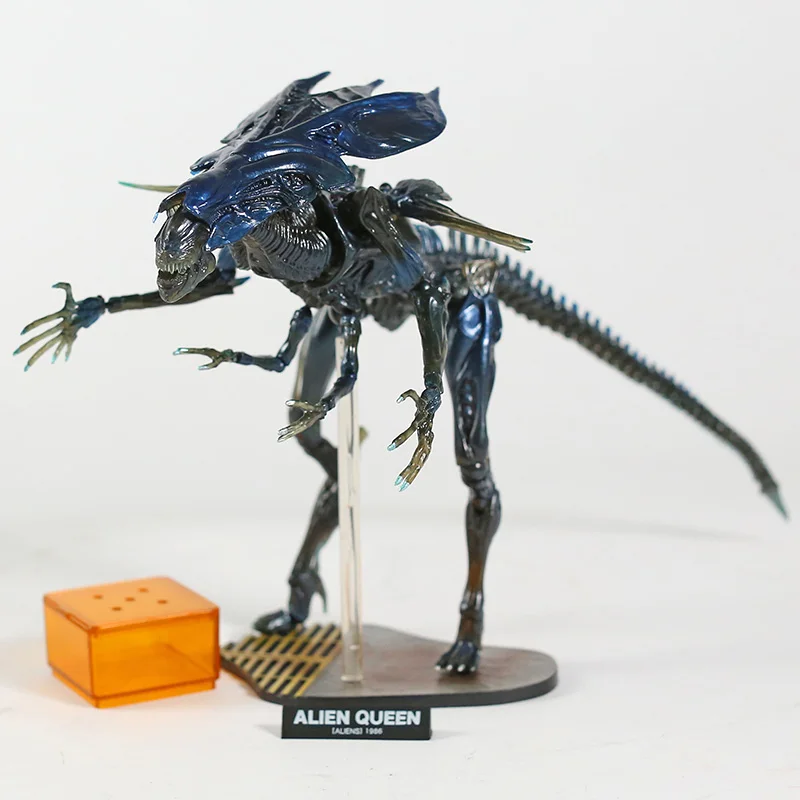 Sci-Fi Revoltech 016 Alien Warrior 018 Alien Queen Action Figure