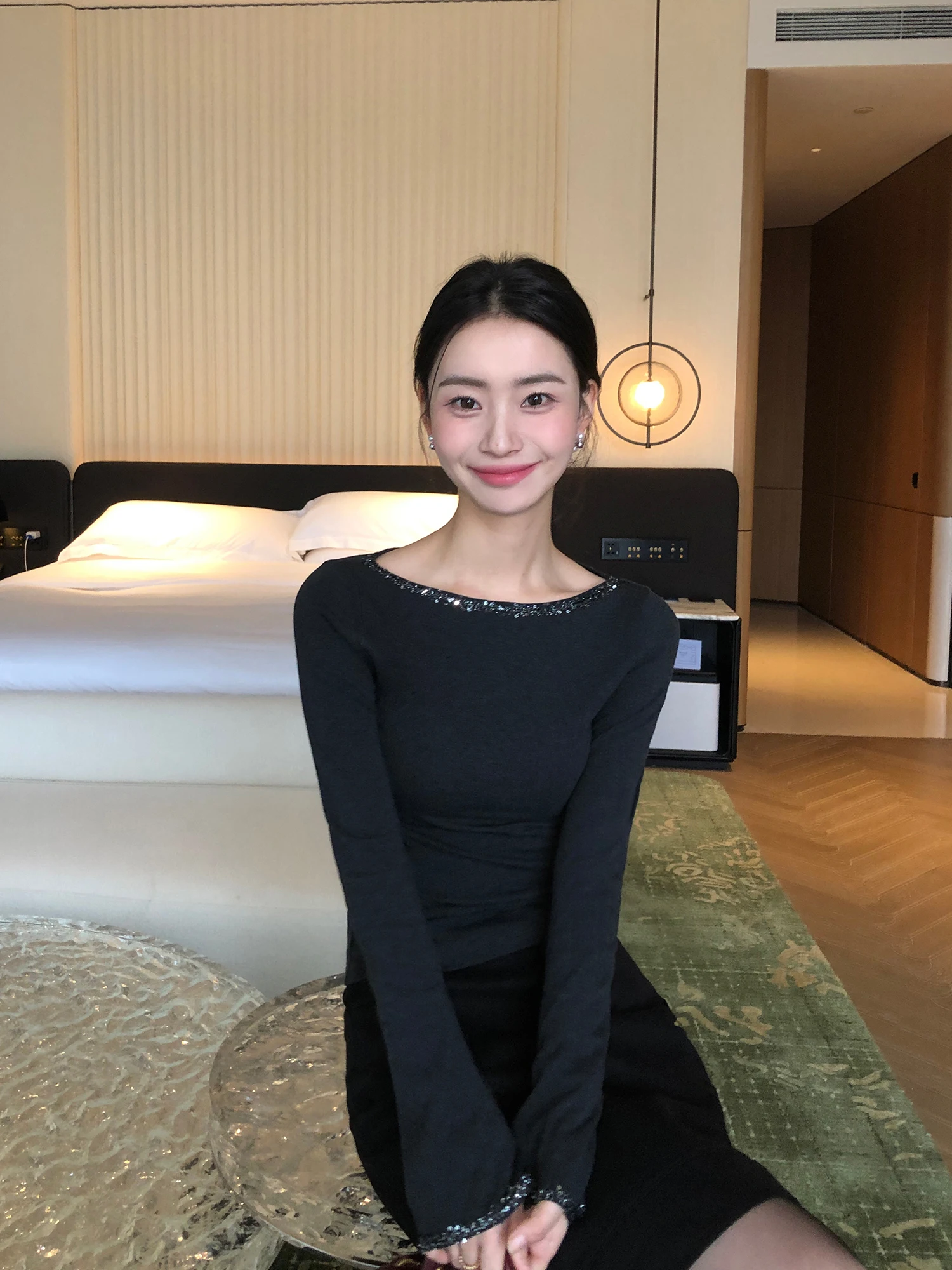 

Женская трикотажная футболка Pusumede с длинным рукавом, облегающая, с вырезом-лодочкой, с яркими пайетками, дизайн с комбинированными вставками