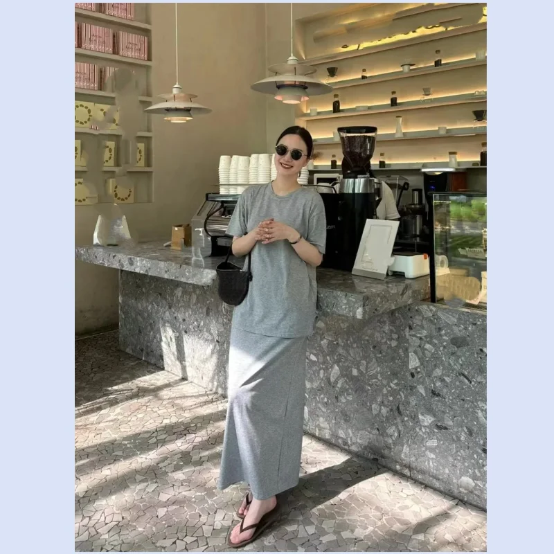 

European and American style lazy and relaxed women's 25 year new round neck T-shirt elastic waist skirt set