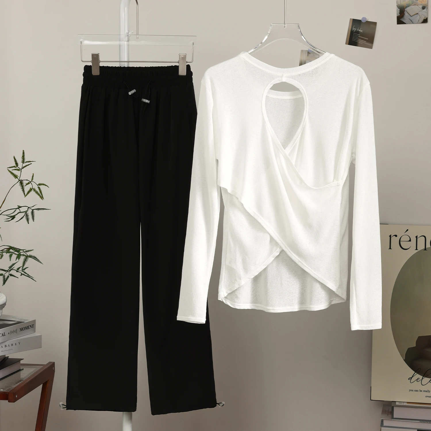 女性用スポーツウェアセット速乾性ランニングフィットネス服ピラティスヨガ衣装非対称デザイン長袖長ズボン