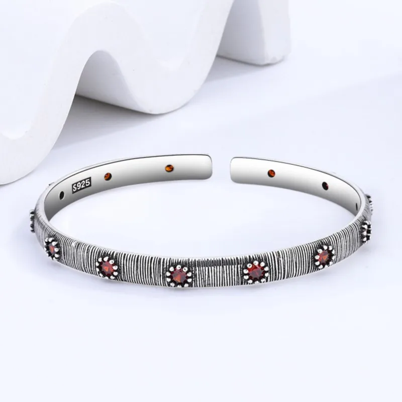 

Браслет из 100% цельного серебра 925 пробы в ретро-стиле для женщин и мужчин, винтажный, ручной работы, широкий, с красным цирконом, простой браслет, подарок на день рождения