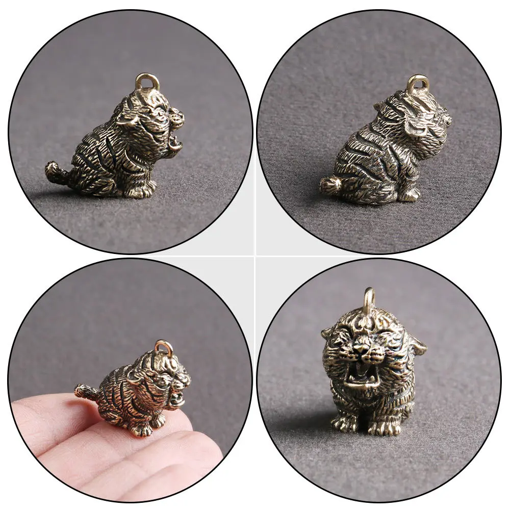 

2Pcs Brass Keychain Pendants Tiger Modeling Durable Lightweight Hanging Ornaments Stylish Decorative Accessories for Keys