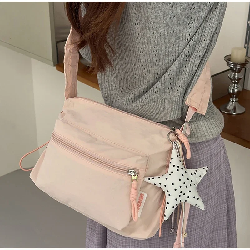 Koreanische Umhängetasche aus Segeltuch mit Polka Dots, leichte, lässige Damen-Umhängetasche für den Sommer, süße, niedliche, vielseitige Pendler-Handtasche – Detail 25