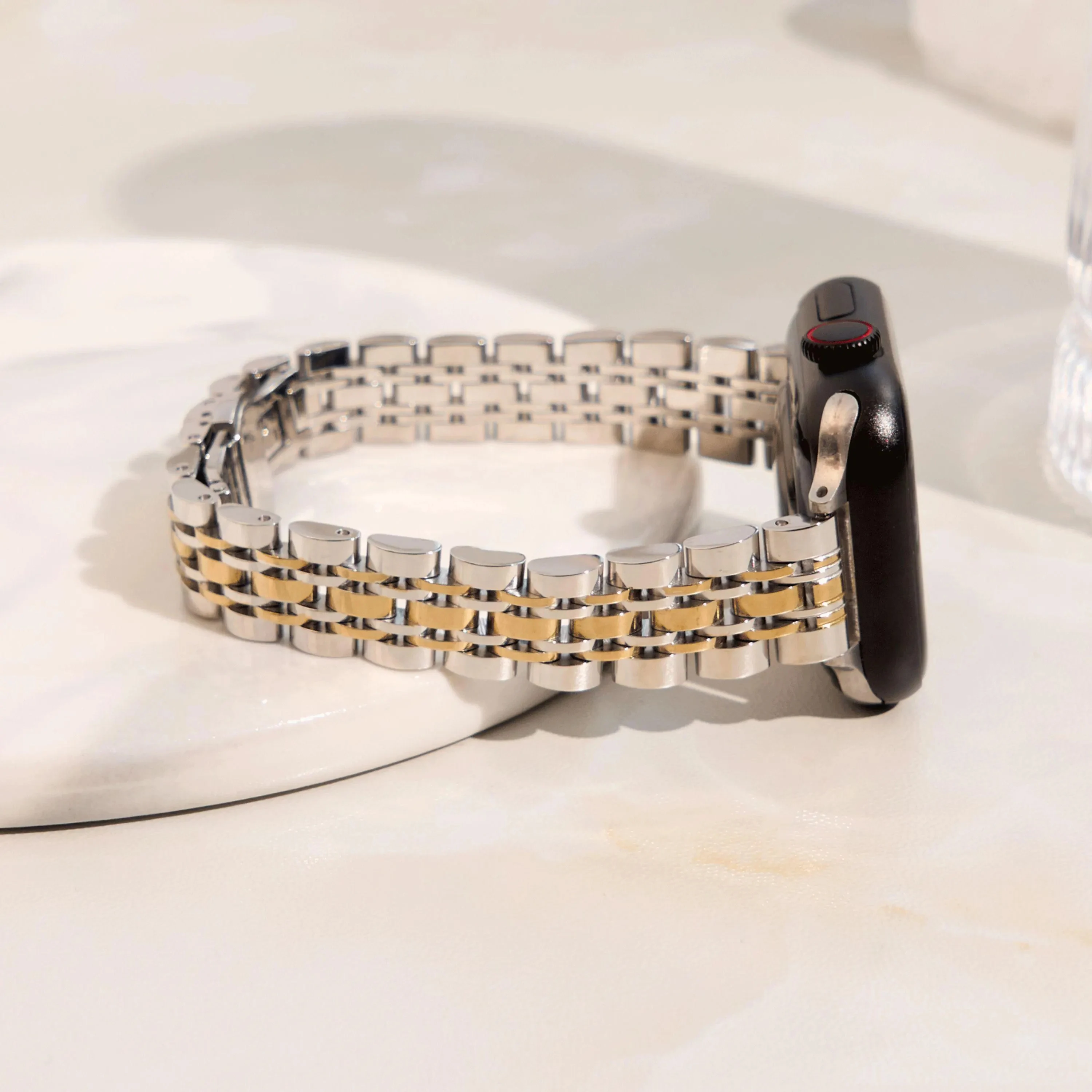 

Stainless Steel Metal Band for Apple Watch Series 10 9 8 7 6 5 - 42mm 46mm 41mm 40mm 49mm 38mmChain Strap Compatible with IWatch