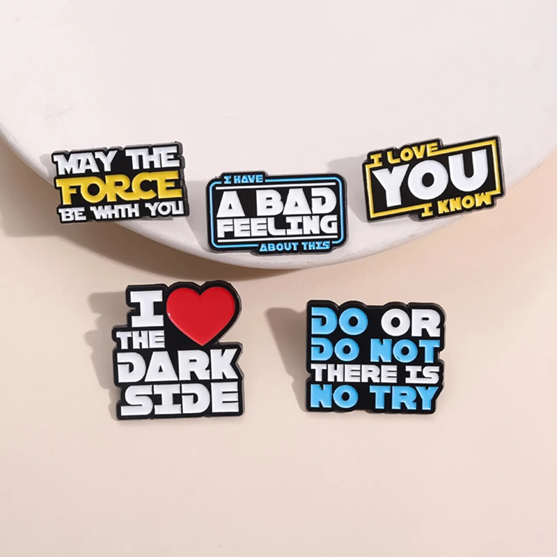 Alfileres esmaltados de películas de ciencia ficción, broches personalizados de la fuerza, insignias de solapa, líneas de película gótica Punk, regalo de joyería para fanáticos, niños y amigos