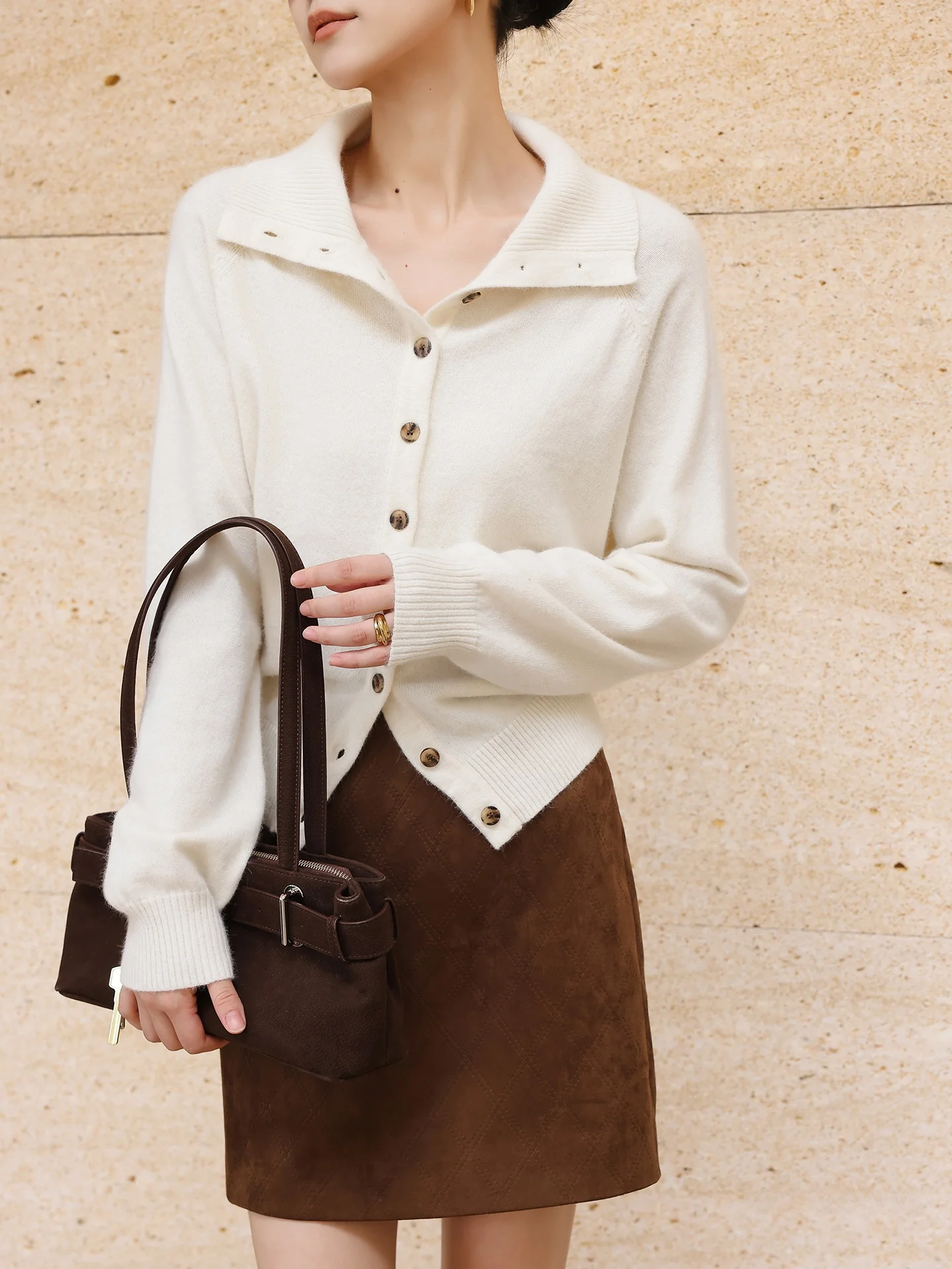 

Вязаный кардиган JWUNIQUE Wine Pit Double Mode Cloud Sensation из белой шерстяной смеси с воротником-стойкой и отложным воротником, приталенный, с эффектом утяжки талии