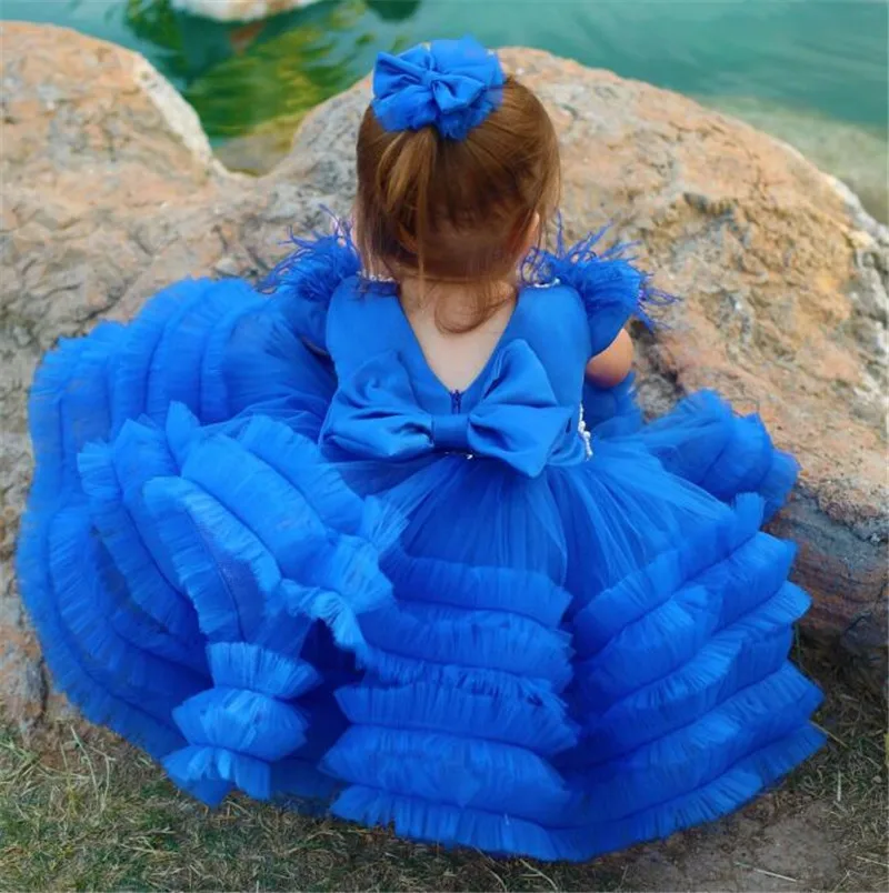 

Blue Flower Girl Dress For Wedding Pearls With Bow Feather Tiered Tulle Princess Birtdhay Celebration Dress Kids Party Ball Gown