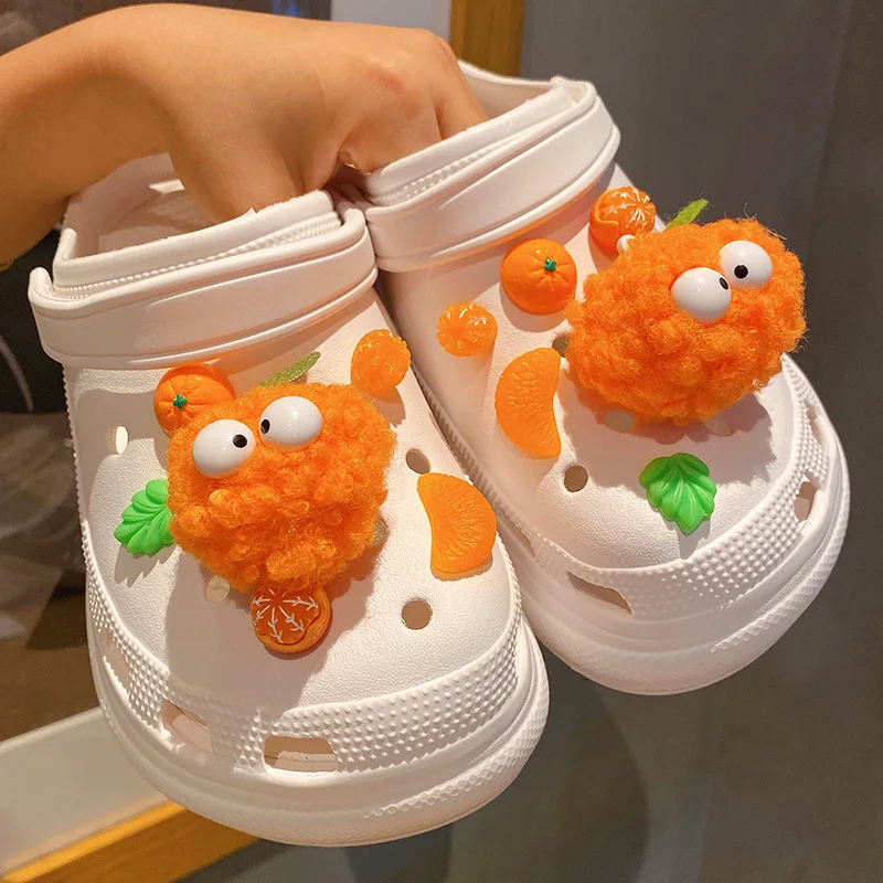 Cartoon Plush cute anime Clogs charms 3D stereShoe Flower Decorative Buckles Detachable For Clogs Decoration