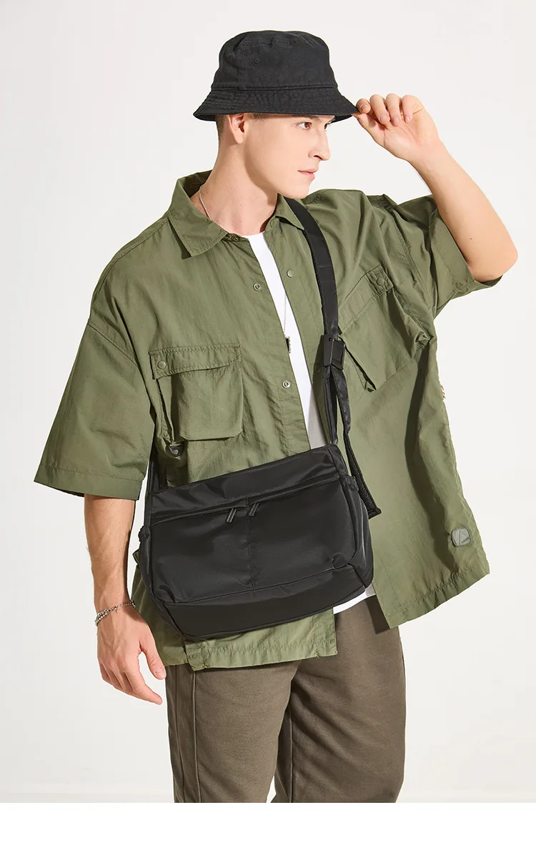 New Large Capacity Unisex Crossbody Shoulder Bag Young Men's Commuting Tote Bag, Foldable Leisure Waterproof Travel Bag