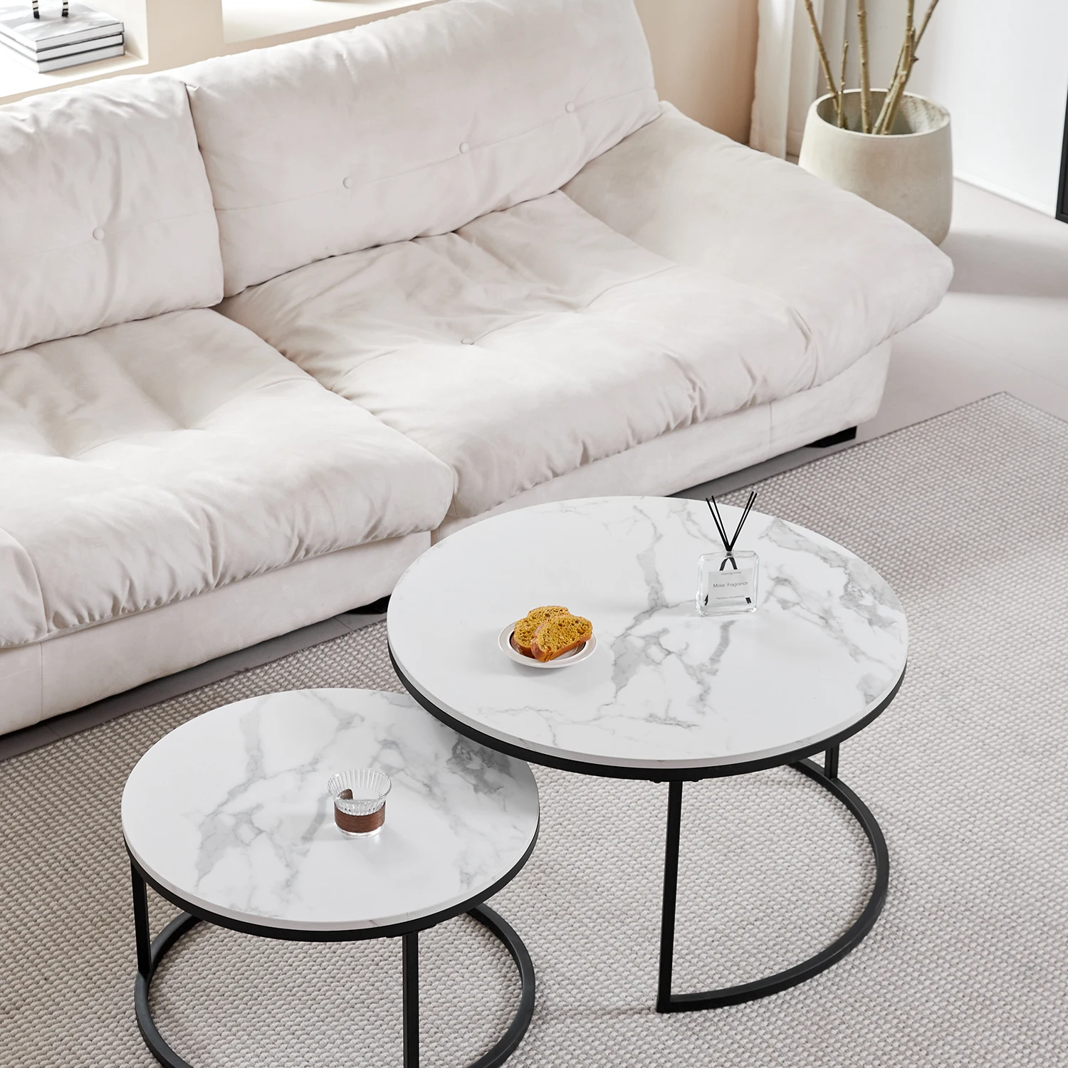 2-in-1-Couchtisch mit Marmorstruktur für Wohnzimmer, Sofa, runder Teetisch, Holzkombinationsmöbel, Metallgestell, schwarz – Detail 7