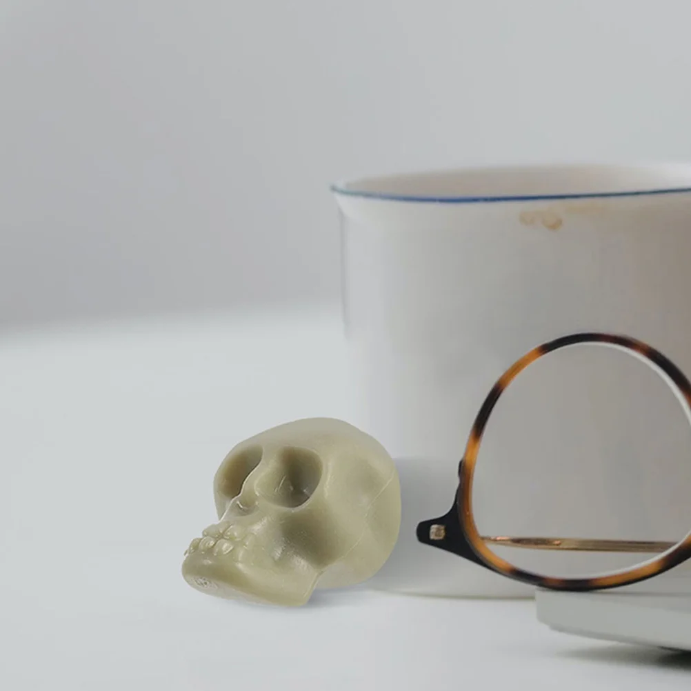 

50Pcs Mini Skulls for Halloween Skull Decor Small Creep Skull Head Artificial Bone for Festival Decoration Party Layout