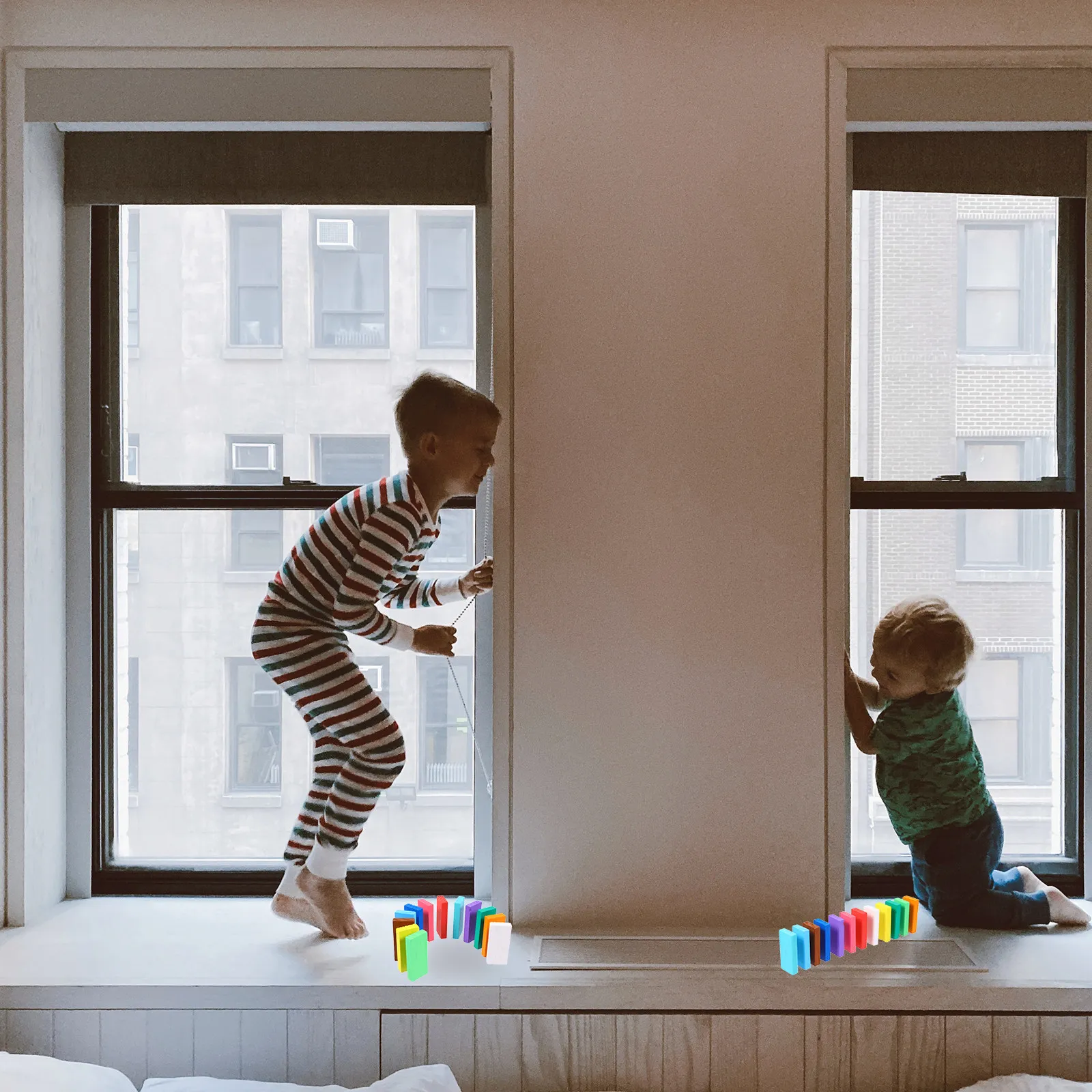 

Набор деревянных домино-блоков из 240 штук: безопасные для детей, с гладкой поверхностью, ярким дизайном, инструмент для раннего развития и стимуляции мозга