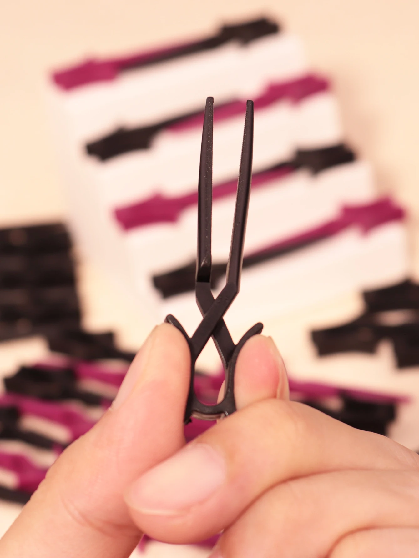 50 قطعة من مشبك الشعر المقاوم للصدأ للنساء من الفولاذ المقاوم للصدأ لصالونات التجميل وحلاقة التثبيت بدون علامات قابلة للطي خاصة للشعر المستعار الحقيقي #2