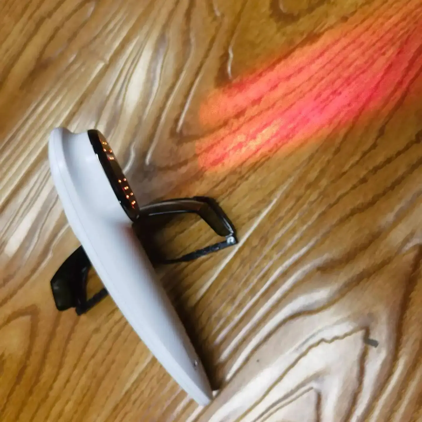 

HLKGO CE сертифицированное холодное лазерное физиотерапевтическое устройство 520 МВт 808 нм лазер для эффективного облегчения боли в шее, спине, плечах, коленях