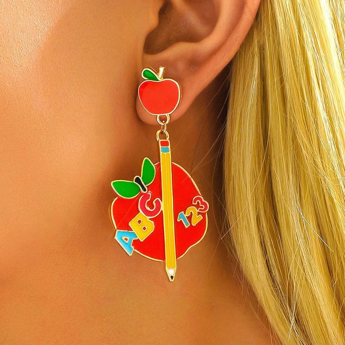 Erste Schmuck kreative Persönlichkeit Mode Metall tropfendes Öl Apfel Brief Bleistift Ohrringe Statement Ohrringe