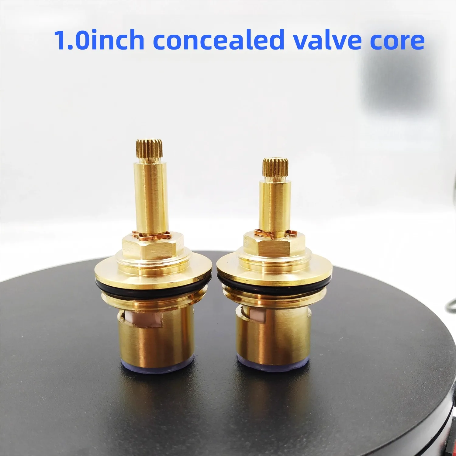 

Скрытый сердечник клапана One Inch 33, совместимый с полностью медным быстрооткрывающимся керамическим картриджем PPR