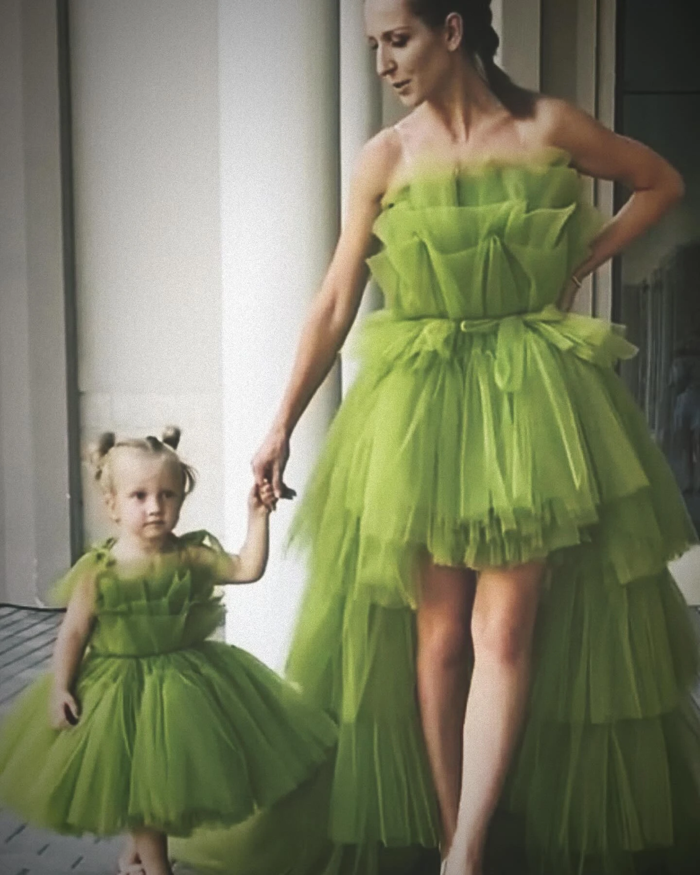 Classic Green Mom And Me Matching Party Dresses Hi Low Layered Ruffles Photo Shoot Wedding Evening Gowns Mother And Daughter