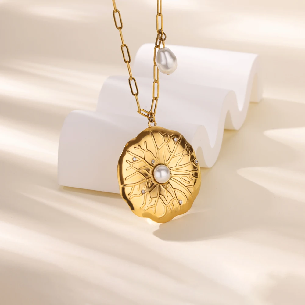 Vintage Round Sun Pearls Pendant Necklace For Women Gold Color Stainless Steel Chain Necklace Fashion Jewlery valentine day gift