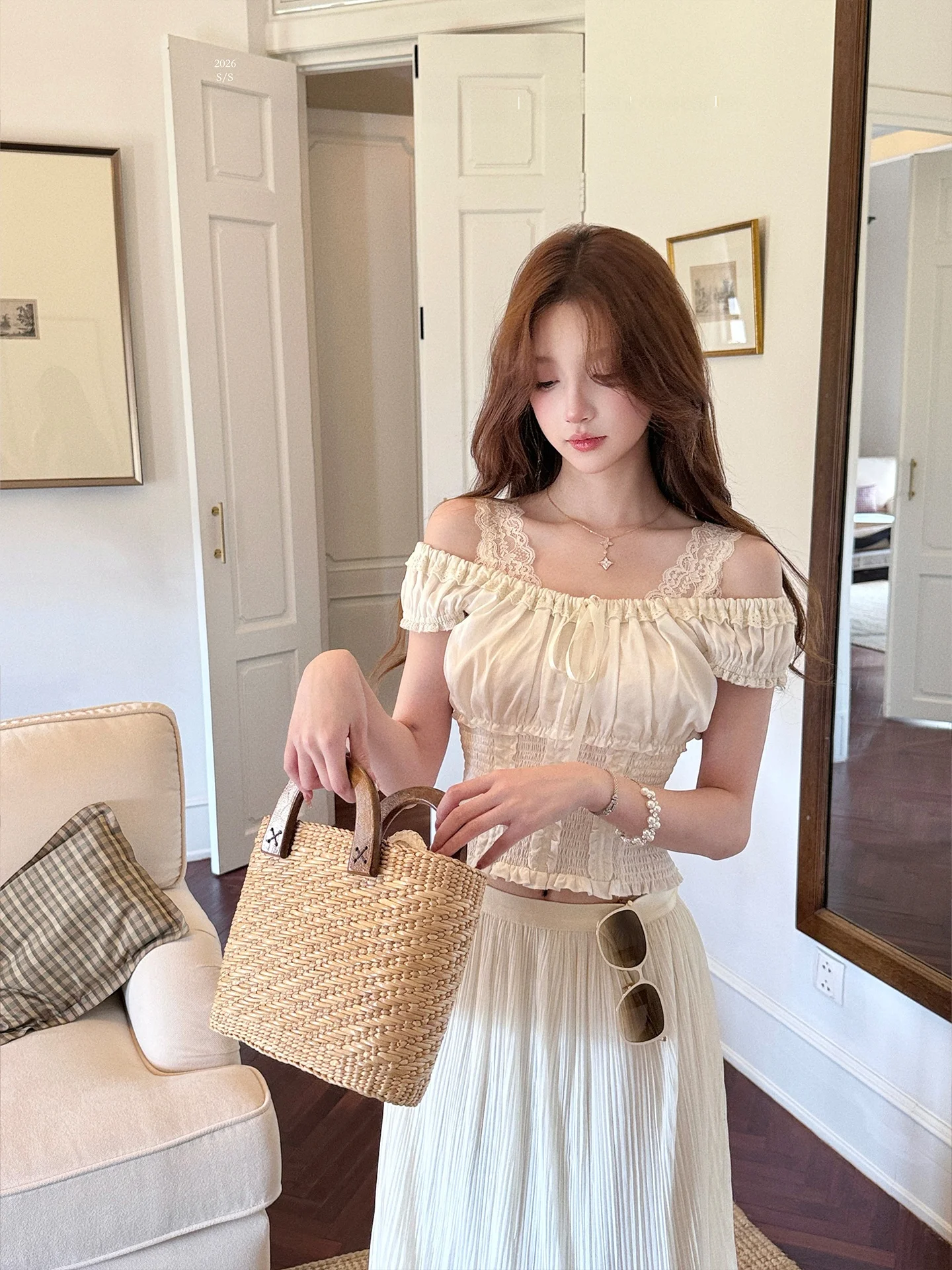 

KIMYY Gold Summer Pure Lace Splice Strap Top Slim Design Sensation Spring Summer Short Sleeve Women's T-shirt Bubble Sleeve