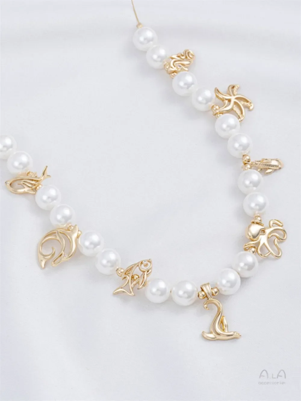 14K Gold-Color Sea Creatures Dolphin Starfish Pendant DIY Hand-strung Pearl Bracelet Pendant Jewelry Charm K559