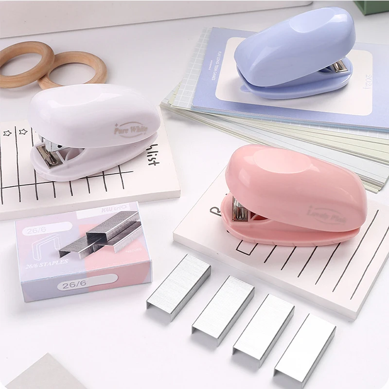 1 unidad de engrapadora manual sencilla, suministros de oficina, mini suministros portátiles para encuadernación de estudiantes, con grapas incluidas