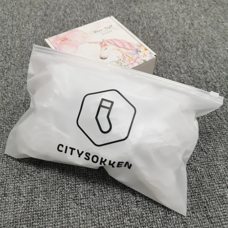 2025customized.Custom Printed Biodegradable Frosted zipper bag Clothes Packaging plastic zipper bag
