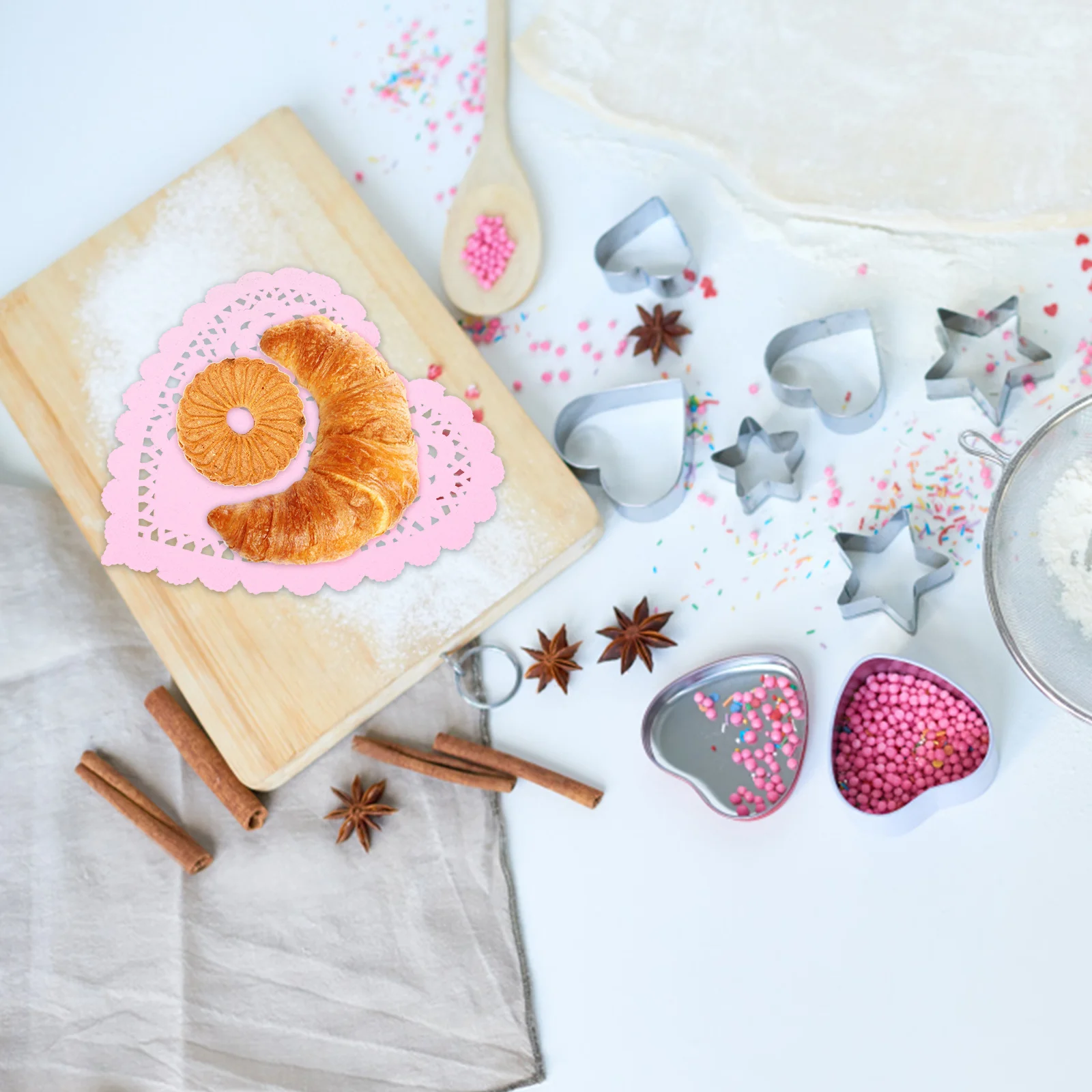 

100Pcs Small Heart Paper Doilies Stylish Disposable Placemats for Desserts Cakes Baking Tabletop Decoration Valentine Dinner Set