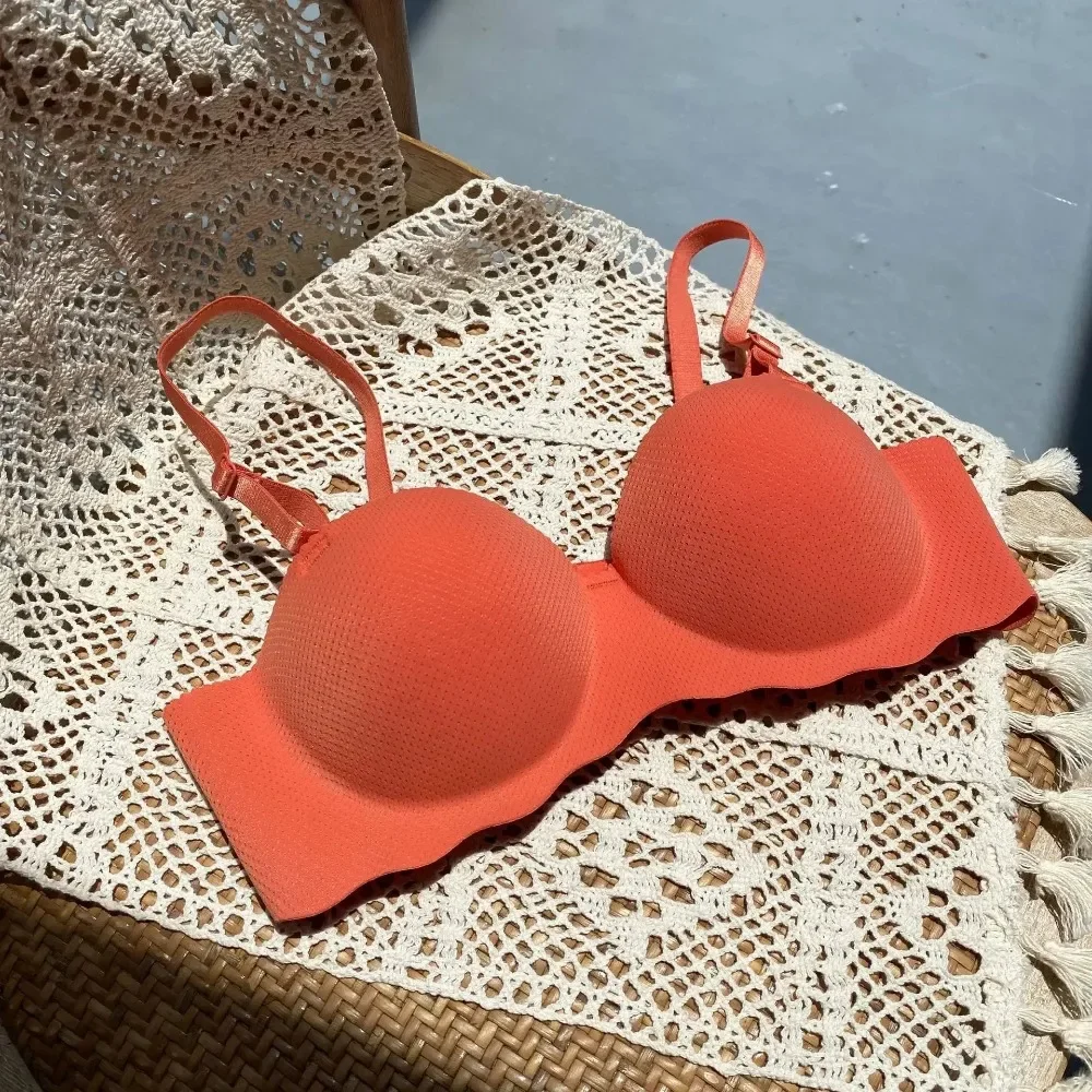 ชุดชั้นในรวบรวมผู้หญิง Push Up Underwire Bra สายคล้องไหล่แบบถอดได้ไม่มีรอยต่อ Comfort นักเรียนชุดชั้นใน Ropa ภายใน Femenina